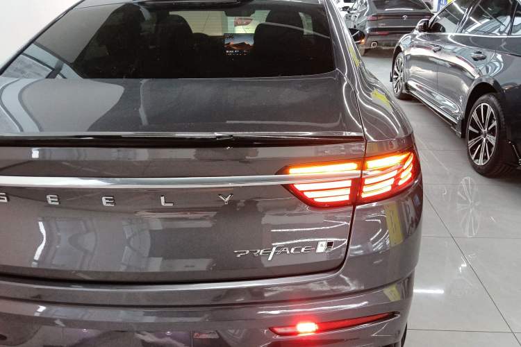 Used Geely Auto Preface 2025 Dongfang Yao 2.0TD Lanxing Edition Right Rear Taillight