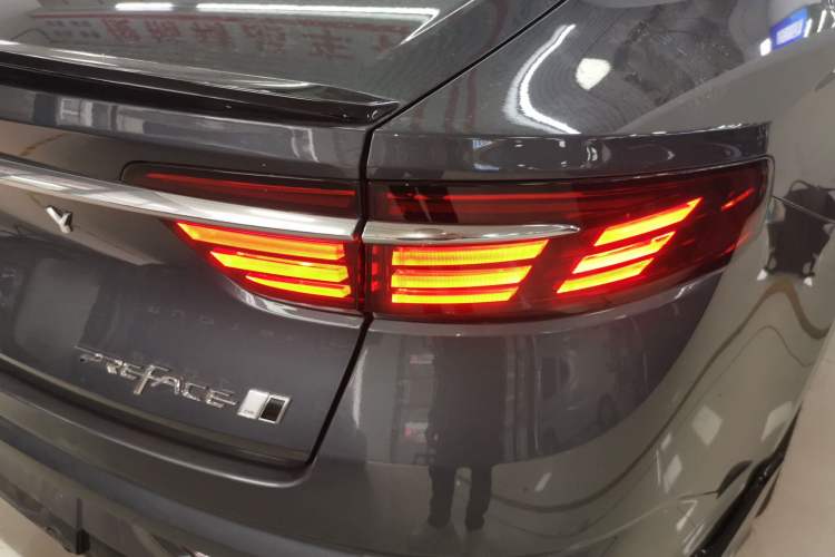 Used Geely Auto Preface 2025 Dongfang Yao 1.5TD Kunlun Edition Right Rear Taillight