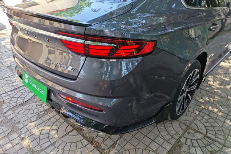 Used Geely Auto Preface 2025 Dongfang Yao 1.5TD Kunlun Edition Right Rear Taillight