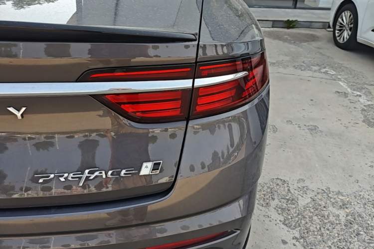 Used Geely Auto Preface 2025 Dongfang Yao 2.0TD Moonlight Edition Right Rear Taillight