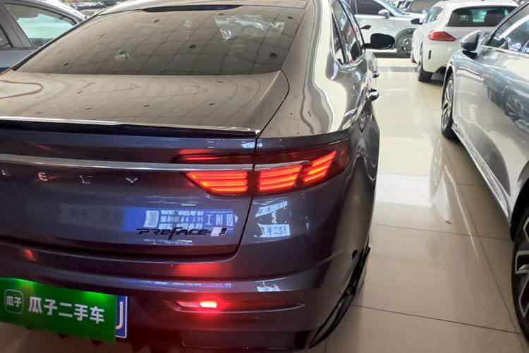Used Geely Auto Preface 2025 Dongfang Yao 1.5TD Kunlun Edition Right Rear Taillight