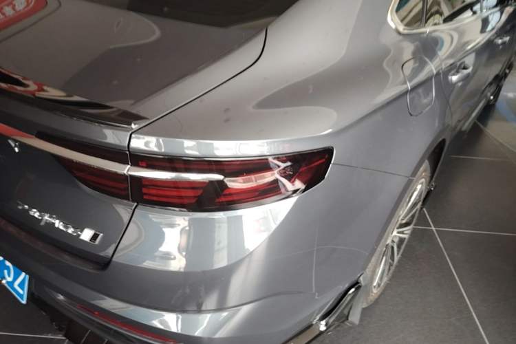 Used Geely Auto Preface 2025 Dongfang Yao 1.5TD Kunlun Edition Right Rear Taillight