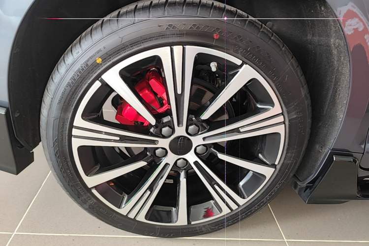 Used Geely Auto Preface 2025 Dongfang Yao 1.5TD Kunlun Edition Right Rear Wheel Hub