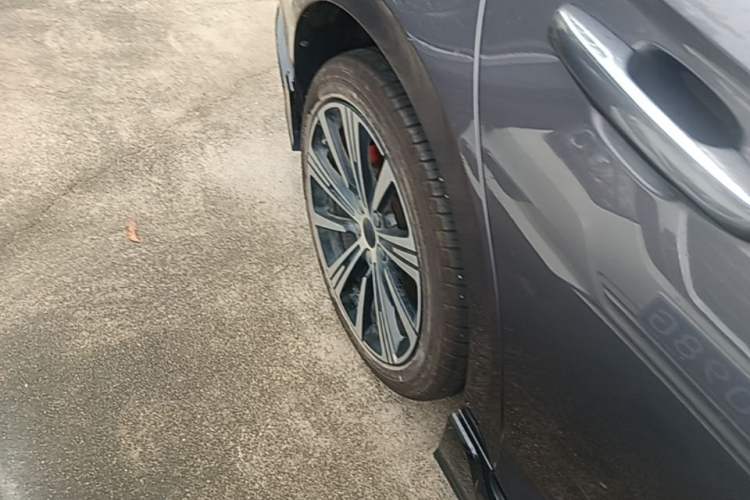 Used Geely Auto Preface 2025 Dongfang Yao 1.5TD Kunlun Edition Right Rear Wheel Hub