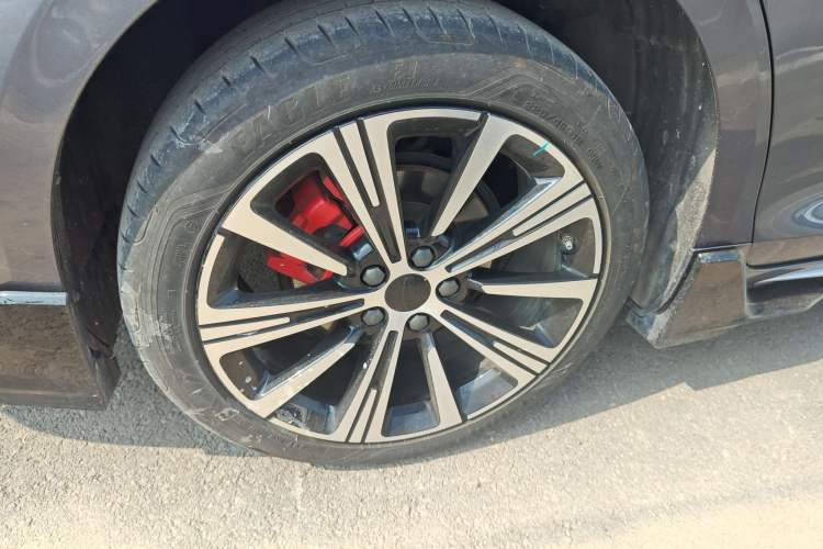 Used Geely Auto Preface 2025 Dongfang Yao 2.0TD Moonlight Edition Right Rear Wheel Hub