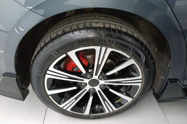 Used Geely Auto Preface 2025 Dongfang Yao 2.0TD Lanxing Edition Right Rear Wheel Hub