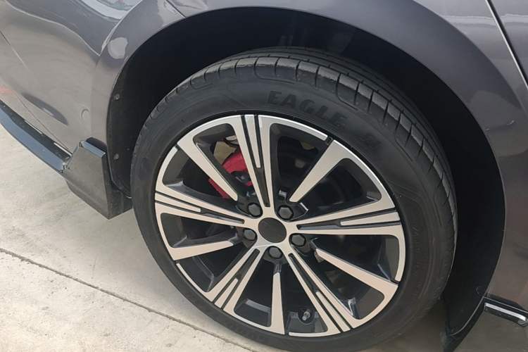 Used Geely Auto Preface 2025 Dongfang Yao 2.0TD Moonlight Edition Right Rear Wheel Hub