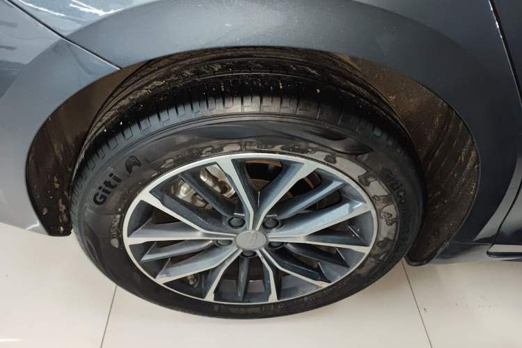 Used Geely Auto Preface 2025 Dongfang Yao 1.5TD Fuyao Edition Right Rear Wheel Hub