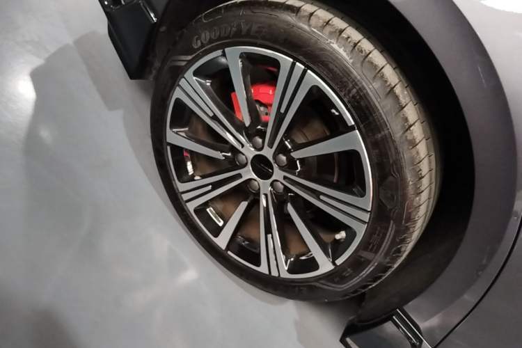 Used Geely Auto Preface 2025 Dongfang Yao 2.0TD Moonlight Edition Right Rear Wheel Hub