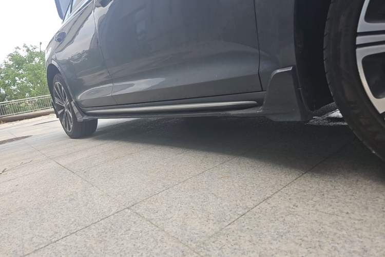 Used Geely Auto Preface 2025 Dongfang Yao 2.0TD Lanxing Edition Right Side Sill