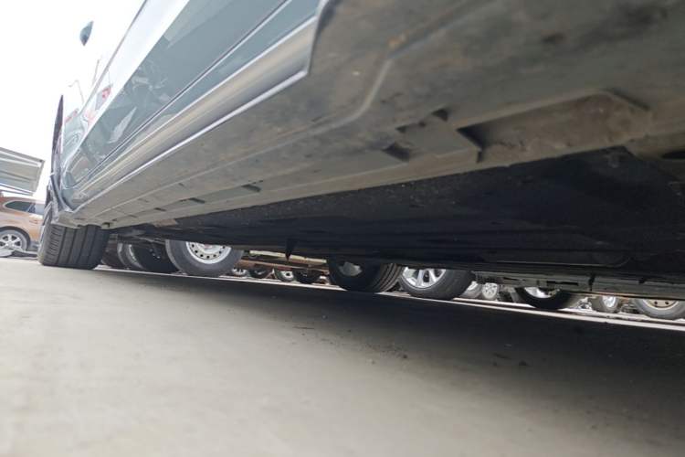 Used Geely Auto Preface 2025 Dongfang Yao 1.5TD Kunlun Edition Right Side Sill