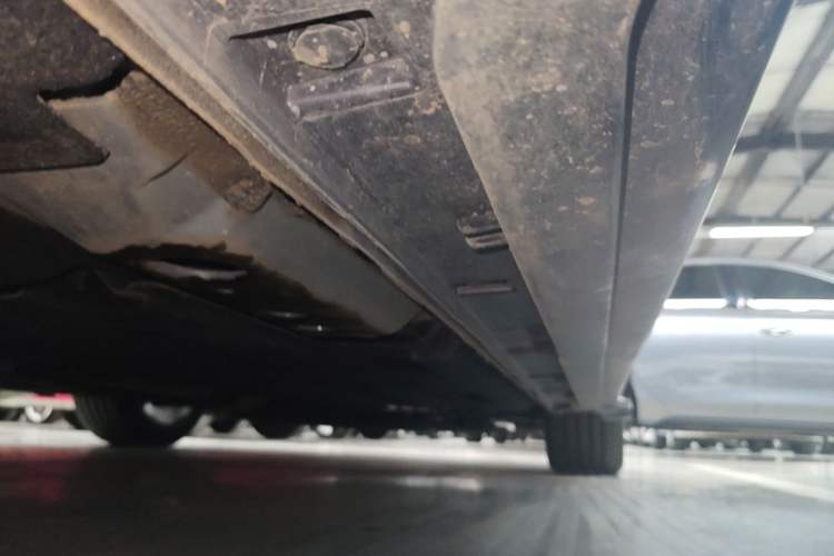 Used Geely Auto Preface 2025 Dongfang Yao 2.0TD Moonlight Edition Right Side Sill