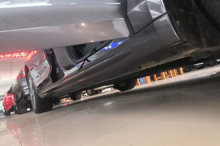 Used Geely Auto Preface 2025 Dongfang Yao 1.5TD Fuyao Edition Right Side Sill