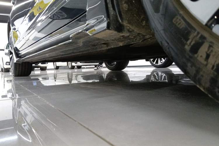 Used Geely Auto Preface 2025 Dongfang Yao 2.0TD Lanxing Edition Right Side Sill