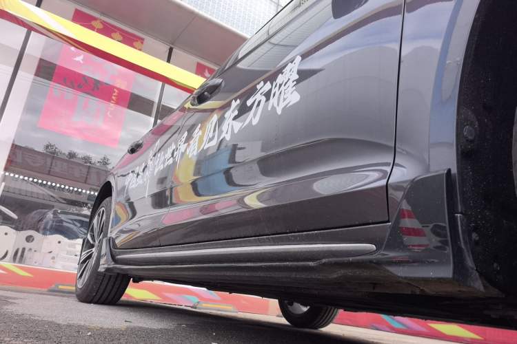 Used Geely Auto Preface 2025 Dongfang Yao 2.0TD Moonlight Edition Right Side Sill