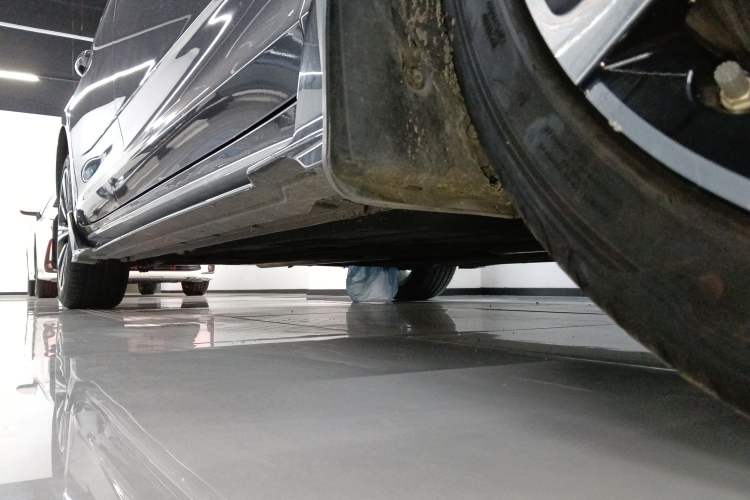 Used Geely Auto Preface 2025 Dongfang Yao 2.0TD Lanxing Edition Right Side Sill