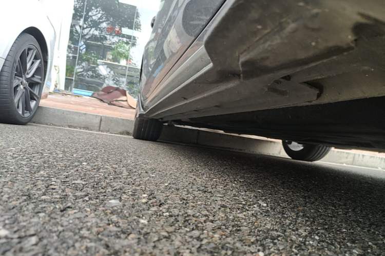 Used Geely Auto Preface 2025 Dongfang Yao 2.0TD Moonlight Edition Right Side Sill