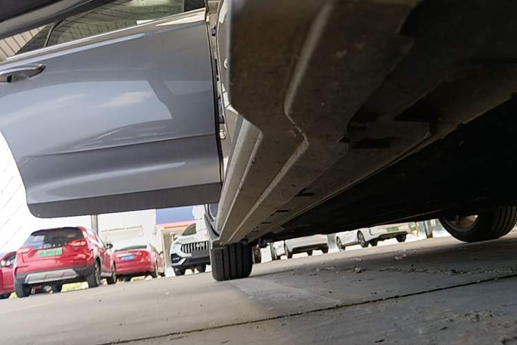 Used Geely Auto Preface 2025 Dongfang Yao 2.0TD Lanxing Edition Right Side Sill