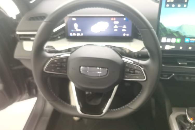 Used Geely Auto Preface 2025 Dongfang Yao 1.5TD Kunlun Edition Steering Wheel
