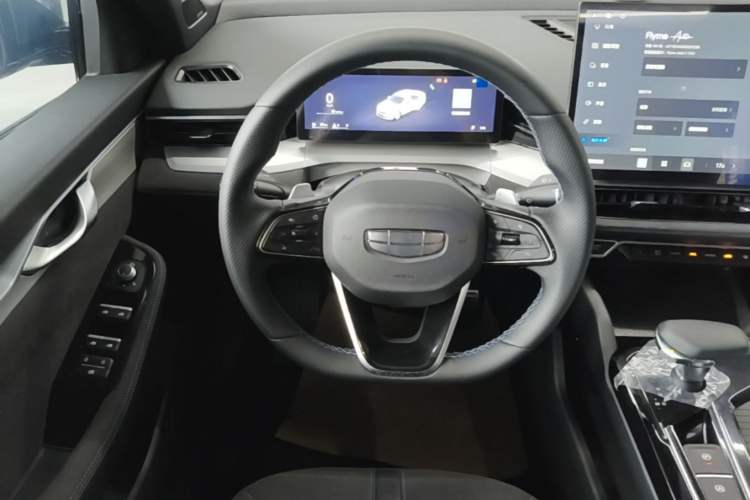 Used Geely Auto Preface 2025 Dongfang Yao 2.0TD Lanxing Edition Steering Wheel