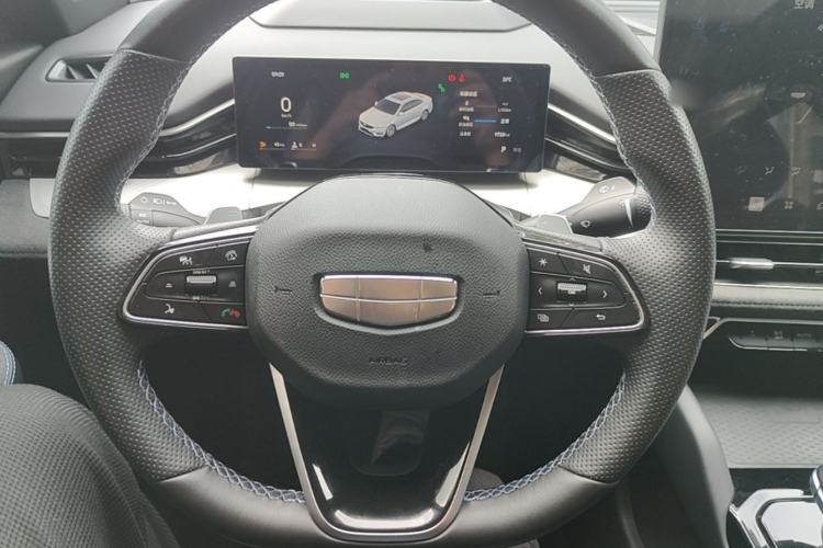 Used Geely Auto Preface 2025 Dongfang Yao 2.0TD Moonlight Edition Steering Wheel