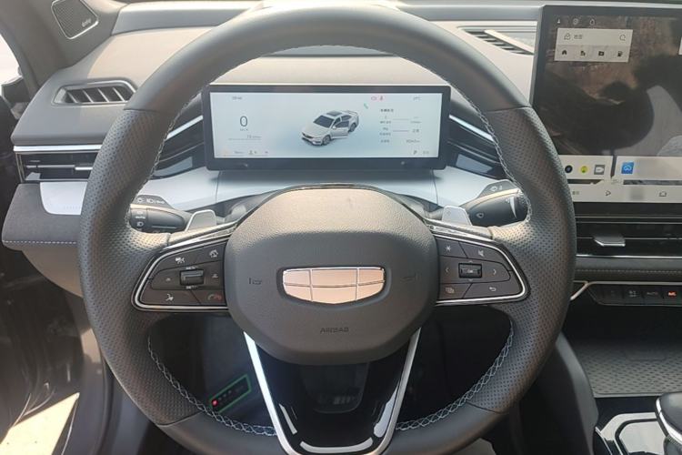 Used Geely Auto Preface 2025 Dongfang Yao 2.0TD Moonlight Edition Steering Wheel