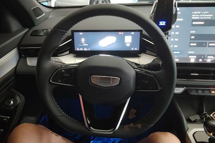 Used Geely Auto Preface 2025 Dongfang Yao 1.5TD Kunlun Edition Steering Wheel