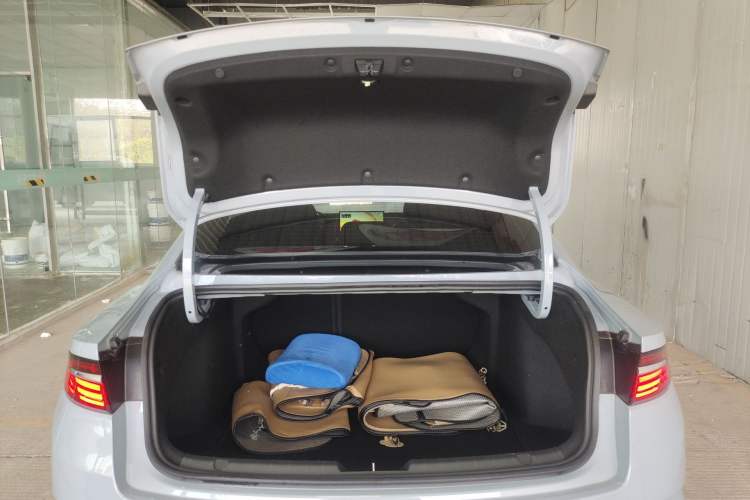 Used Geely Auto Preface 2025 Dongfang Yao 1.5TD Jinghong Edition+ Trunk