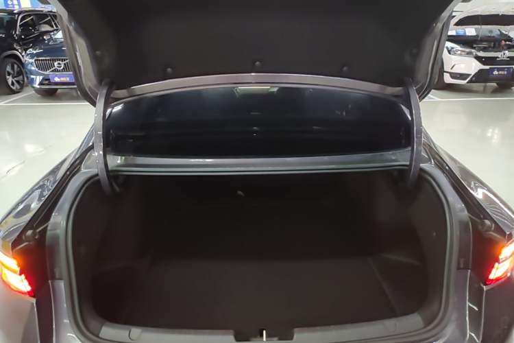Used Geely Auto Preface 2025 Dongfang Yao 2.0TD Moonlight Edition Trunk