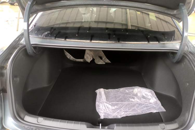 Used Geely Auto Preface 2025 Dongfang Yao 2.0TD Lanxing Edition Trunk