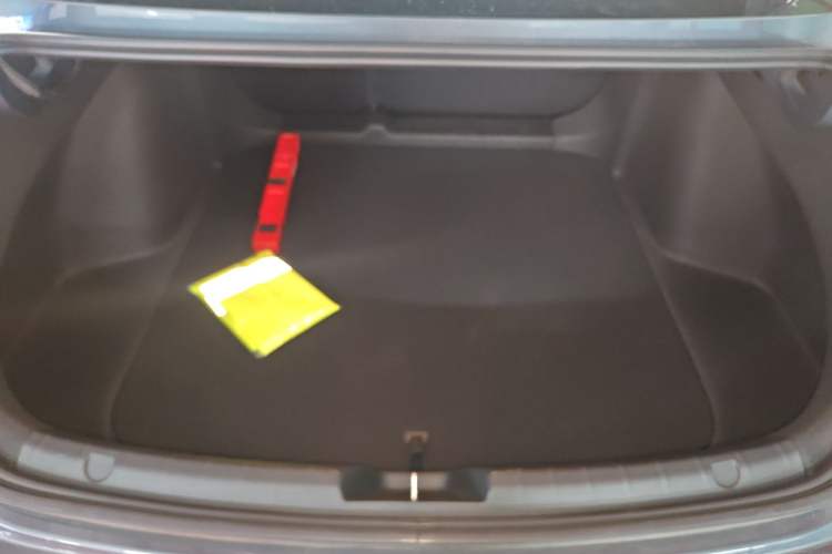 Used Geely Auto Preface 2025 Dongfang Yao 1.5TD Fuyao Edition Trunk
