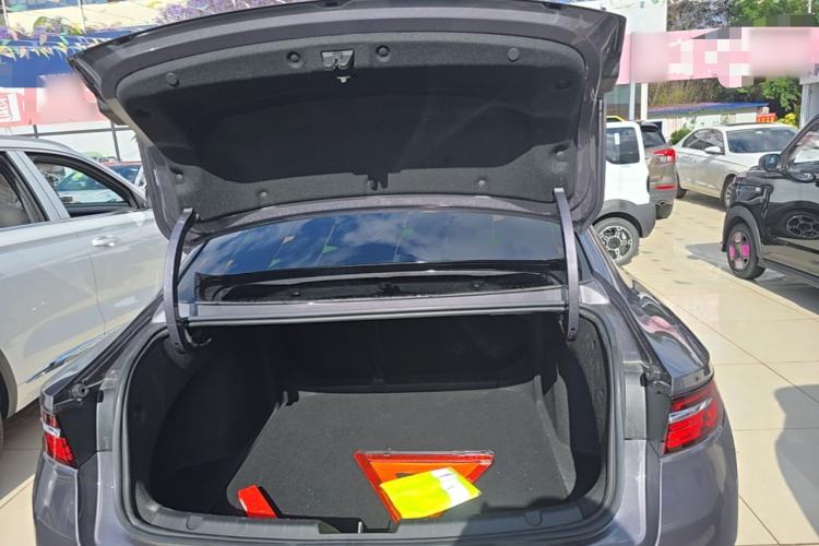 Used Geely Auto Preface 2025 Dongfang Yao 2.0TD Moonlight Edition Trunk