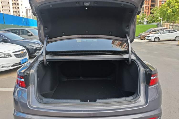 Used Geely Auto Preface 2025 Dongfang Yao 2.0TD Moonlight Edition Trunk