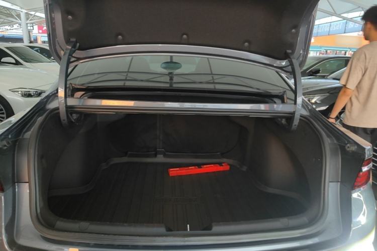 Used Geely Auto Preface 2025 Dongfang Yao 1.5TD Fuyao Edition Trunk