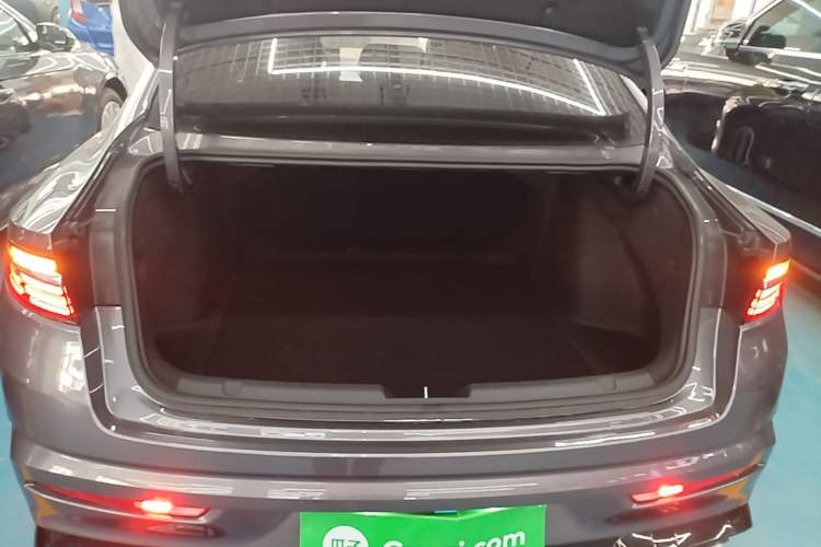 Used Geely Auto Preface 2025 Dongfang Yao 2.0TD Moonlight Edition Trunk