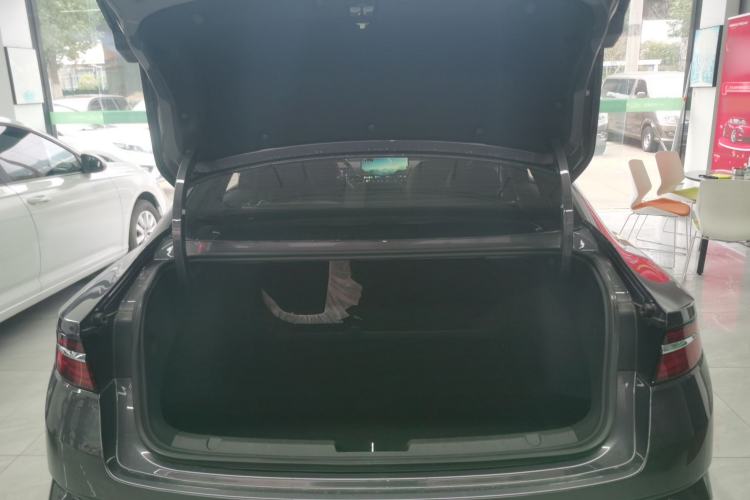 Used Geely Auto Preface 2025 Dongfang Yao 1.5TD Kunlun Edition Trunk