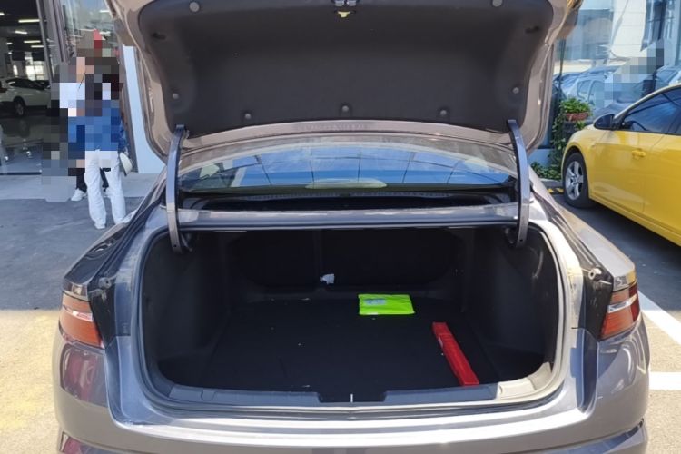 Used Geely Auto Preface 2025 Dongfang Yao 2.0TD Moonlight Edition Trunk