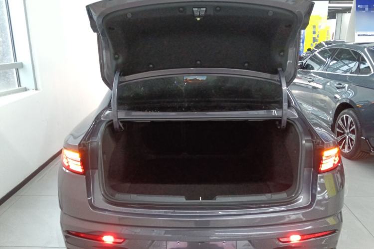 Used Geely Auto Preface 2025 Dongfang Yao 2.0TD Lanxing Edition Trunk