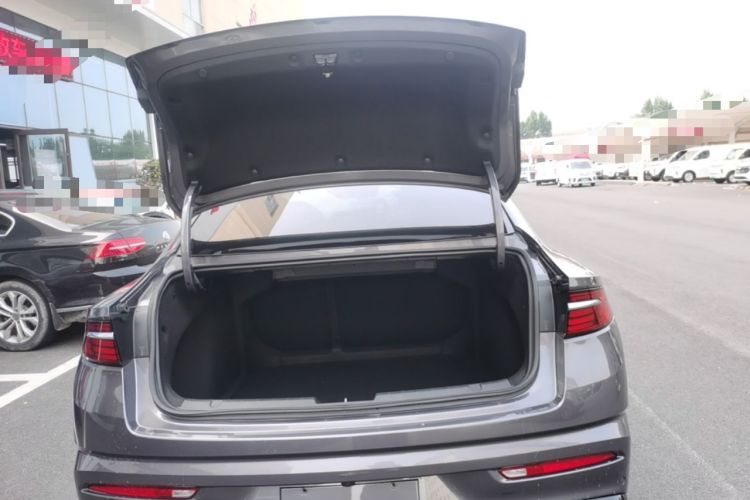 Used Geely Auto Preface 2025 Dongfang Yao 2.0TD Moonlight Edition Trunk