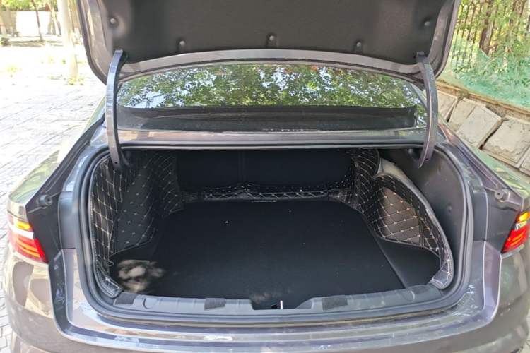 Used Geely Auto Preface 2025 Dongfang Yao 1.5TD Kunlun Edition Trunk