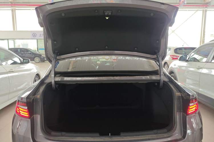 Used Geely Auto Preface 2025 Dongfang Yao 2.0TD Moonlight Edition Trunk