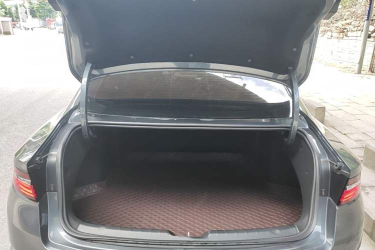 Used Geely Auto Preface 2025 Dongfang Yao 1.5TD Kunlun Edition Trunk