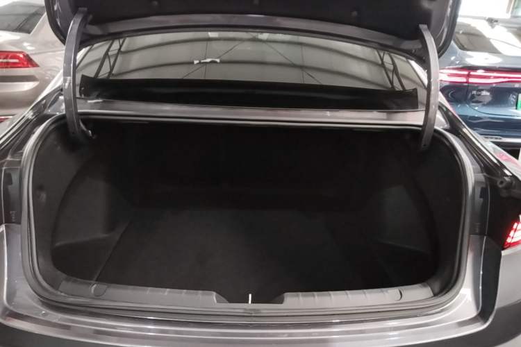 Used Geely Auto Preface 2025 Dongfang Yao 2.0TD Moonlight Edition Trunk