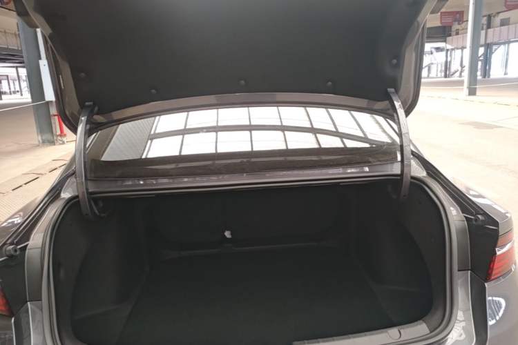 Used Geely Auto Preface 2025 Dongfang Yao 1.5TD Kunlun Edition Trunk