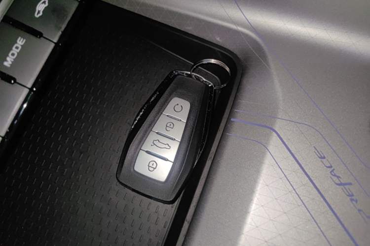 Used Geely Auto Preface 2025 Dongfang Yao 1.5TD Kunlun Edition Vehicle Key