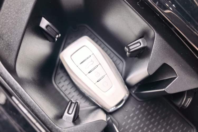 Used Geely Auto Preface 2025 Dongfang Yao 2.0TD Moonlight Edition Vehicle Key