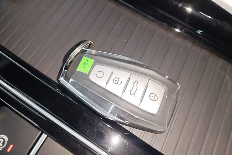 Used Geely Auto Preface 2025 Dongfang Yao 2.0TD Moonlight Edition Vehicle Key