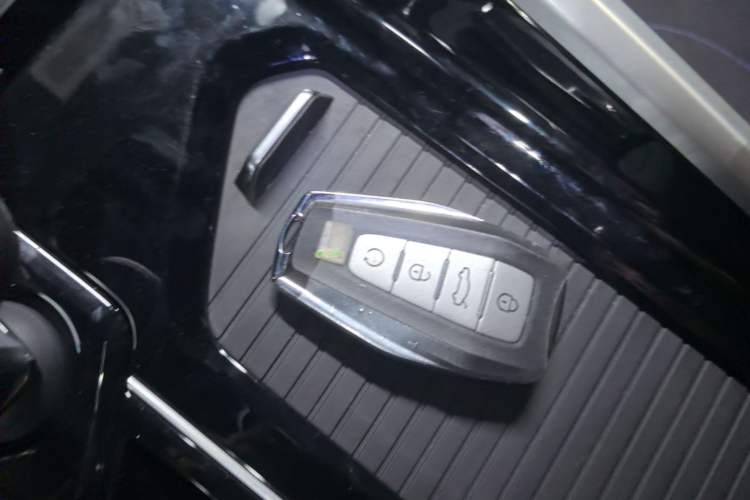 Used Geely Auto Preface 2025 Dongfang Yao 2.0TD Moonlight Edition Vehicle Key
