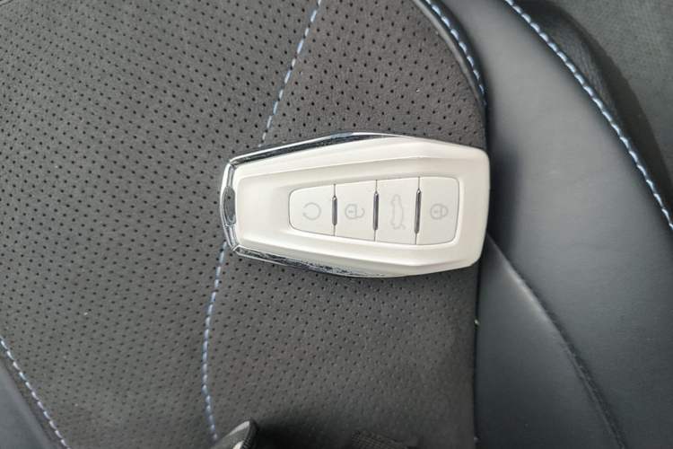 Used Geely Auto Preface 2025 Dongfang Yao 2.0TD Moonlight Edition Vehicle Key
