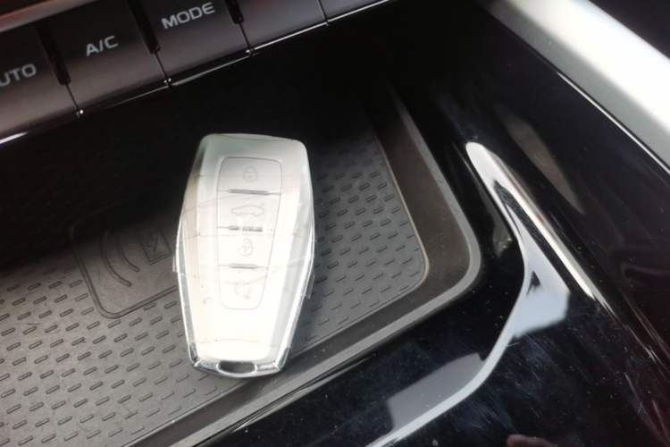 Used Geely Auto Preface 2025 Dongfang Yao 2.0TD Moonlight Edition Vehicle Key